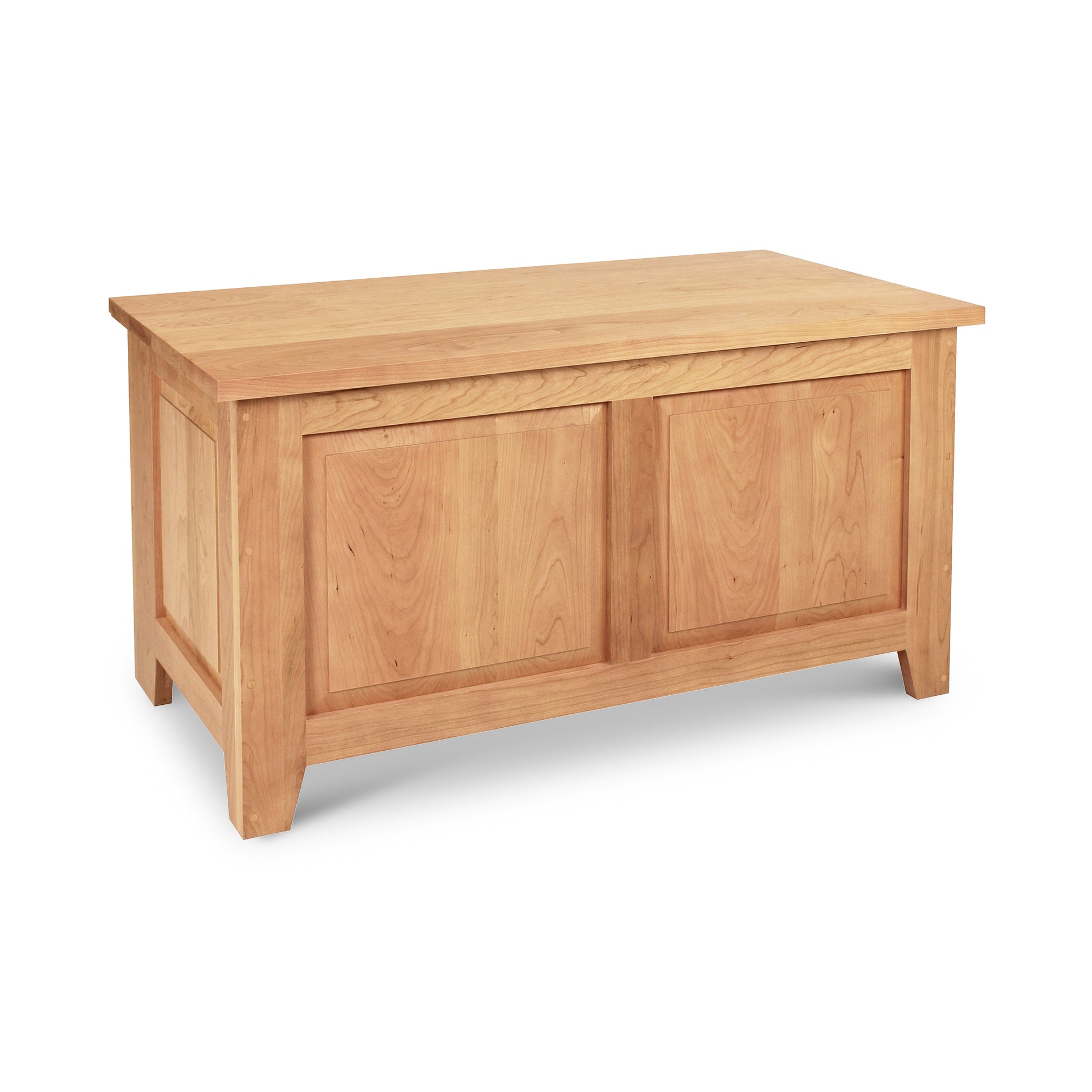 An American country wooden storage chest, the Lyndon Furniture American Country Blanket Box, on a white background.