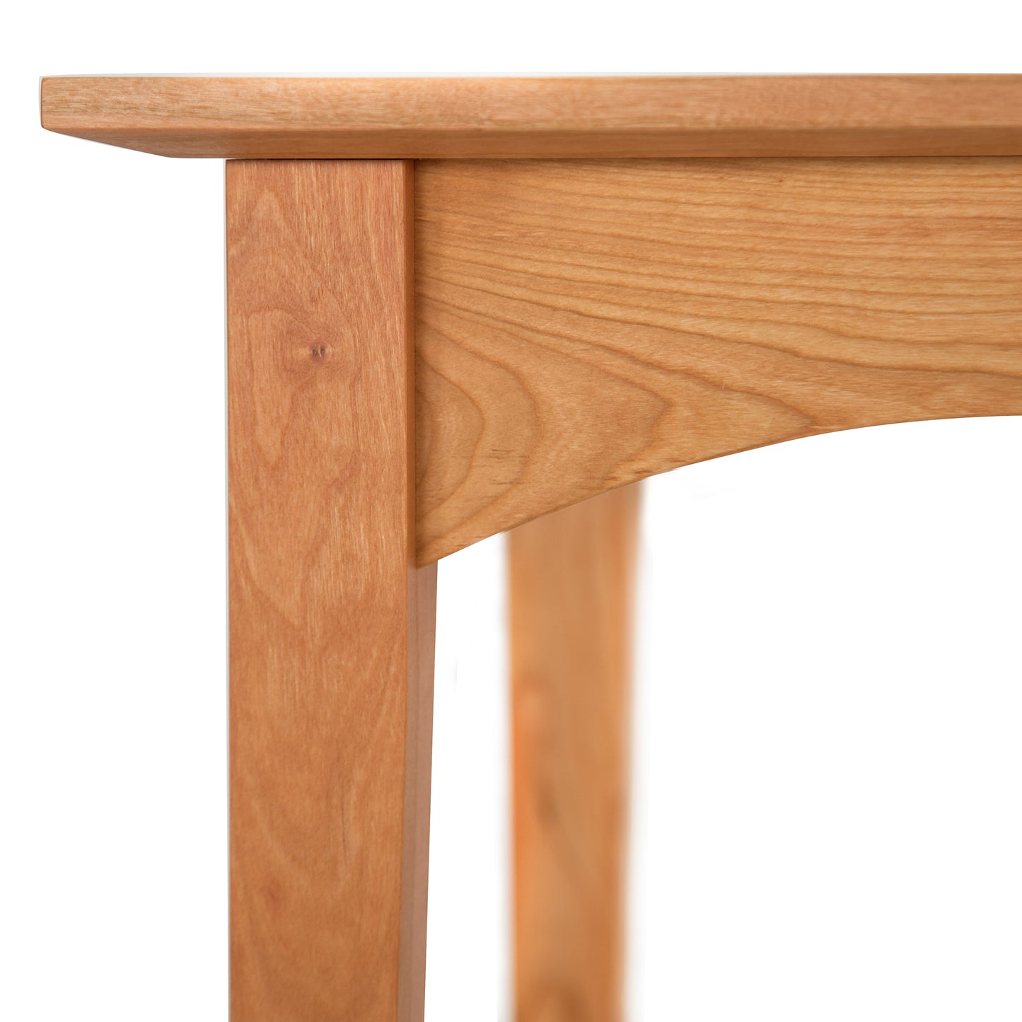 Maple Corner Woodworks American Shaker End Table highlighting its natural wood grain and smooth, handcrafted finish.