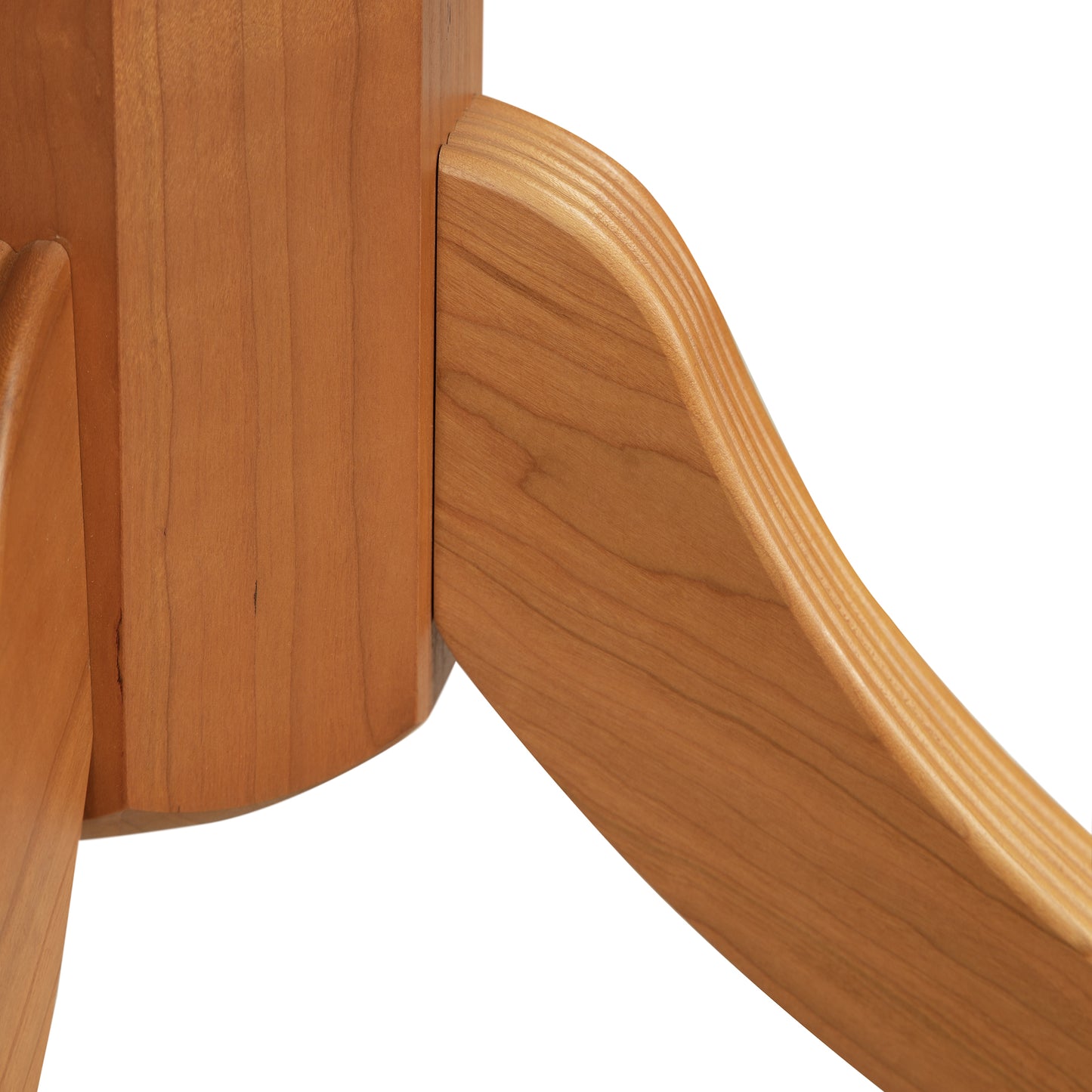 Duncan-Phyfe Round Pedestal Dining Table leg by Lyndon Furniture, showcasing detailed craftsmanship and rich wood grain.