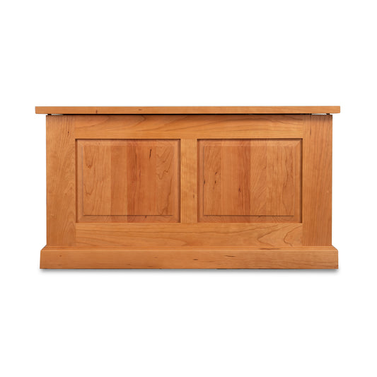 Lyndon Furniture New England Shaker Blanket Box crafted from North American hardwood with a hinged lid, focus on furniture design.