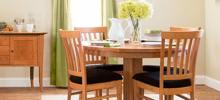 Single-Leg Round Pedestal Dining Furniture Set
