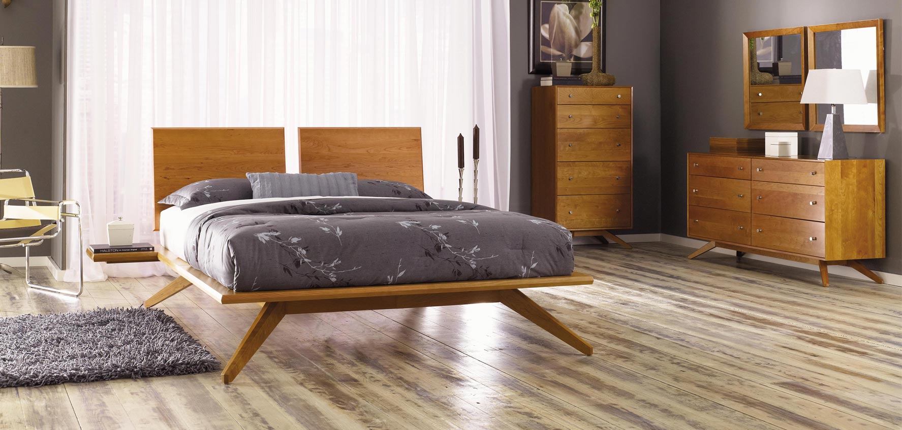 Mid Century Modern Dressers & Chests