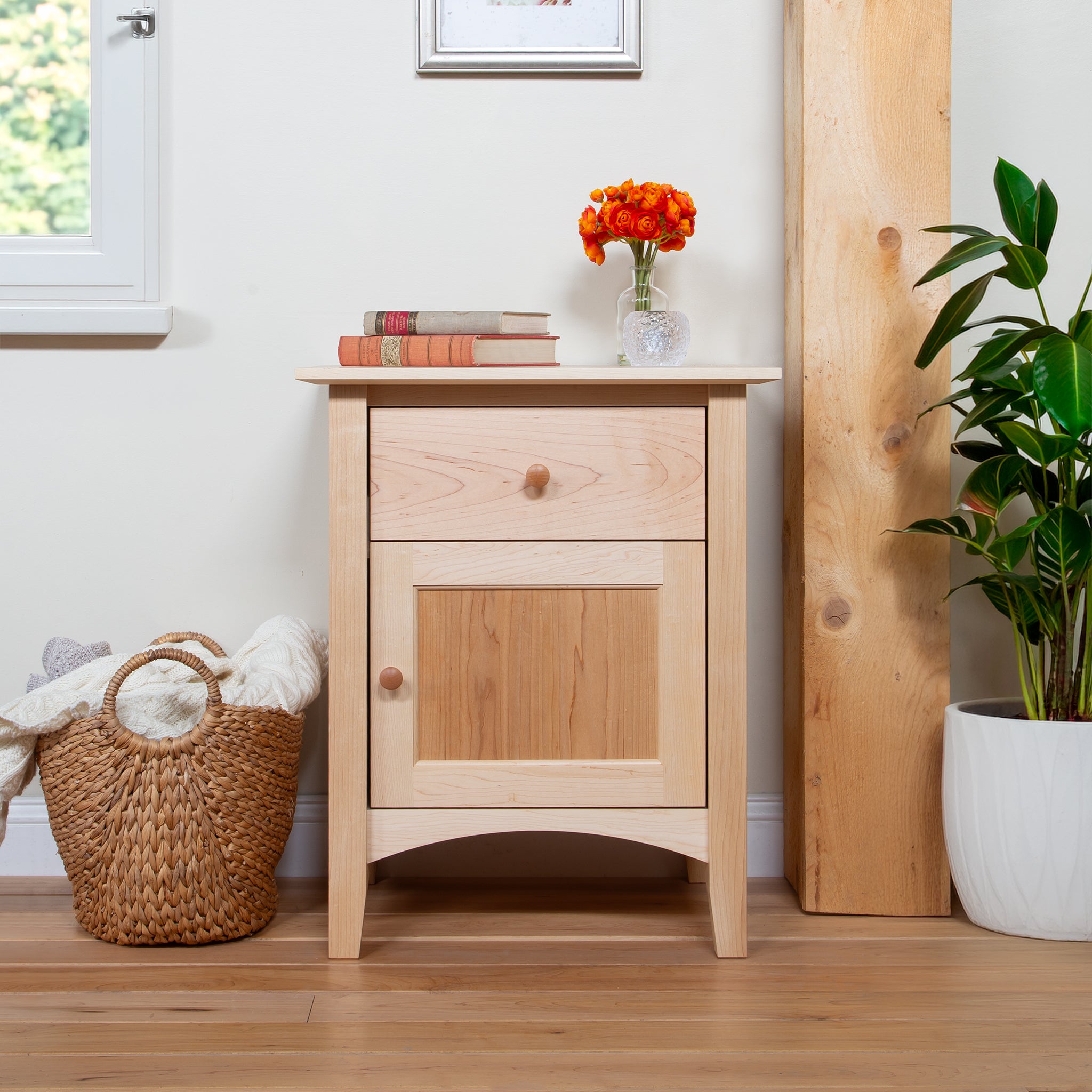 American Shaker 1-Drawer Nightstand with Door – Solid Wood