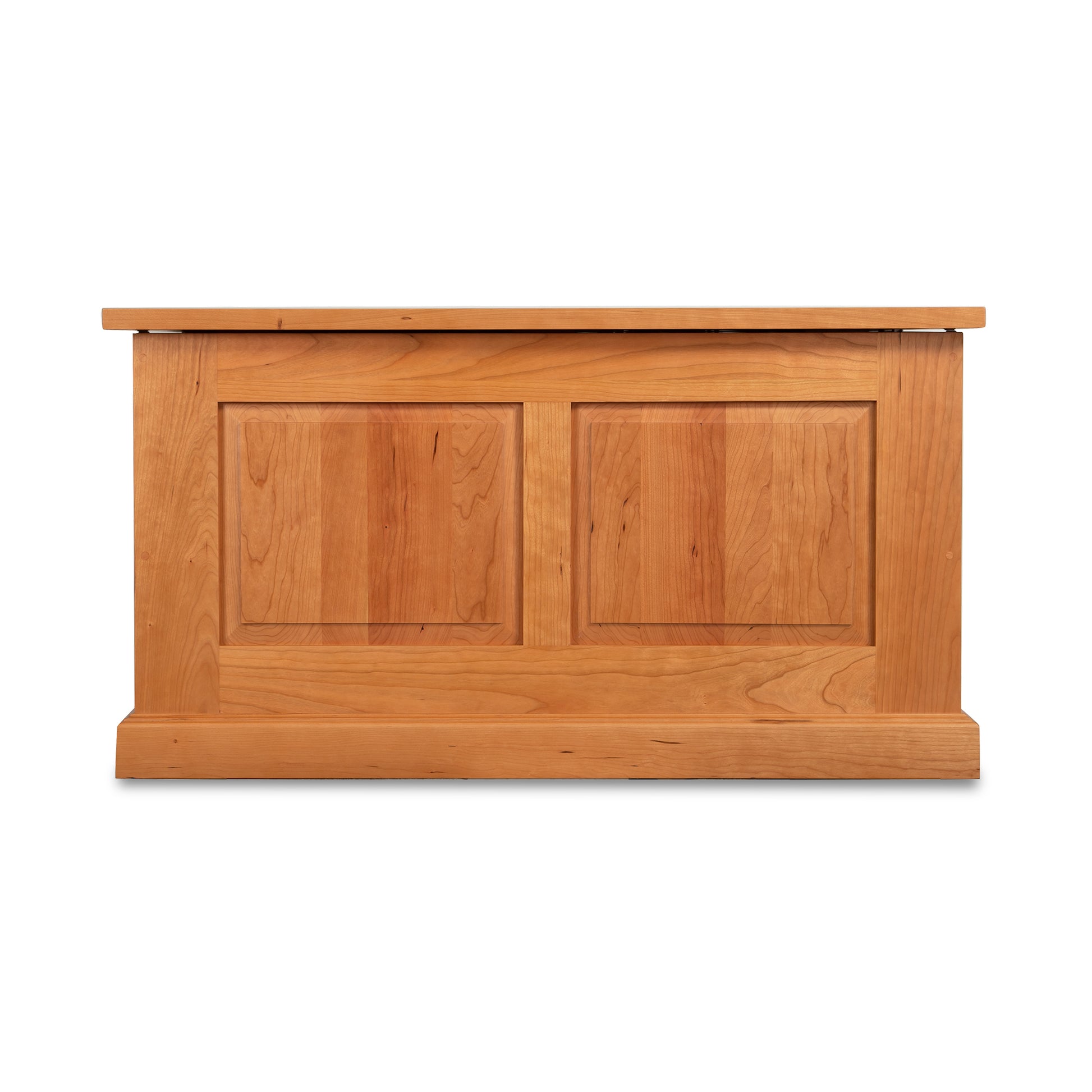 A sustainably harvested New England Shaker Blanket Box with two doors on it, made from North American hardwoods by Lyndon Furniture.